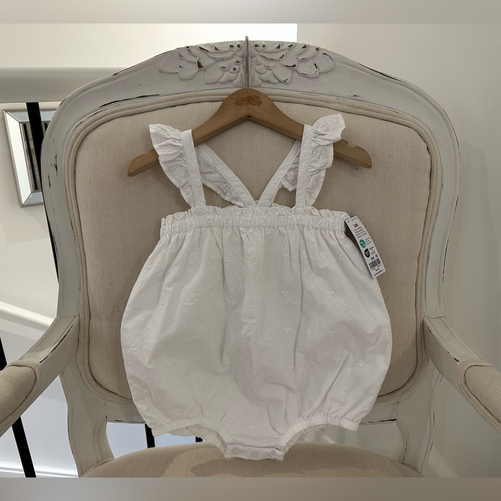 🦢 Baby 24 Mth Embroidery Ruffle Bubble Onesie NWT by Oshkosh